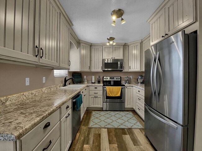 Building Photo - 256 Bliss Ct