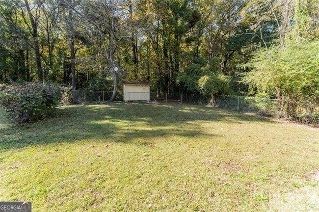 Building Photo - 547 Westmeath Dr SW