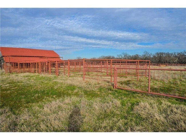 Building Photo - 3400 Grindstone Rd