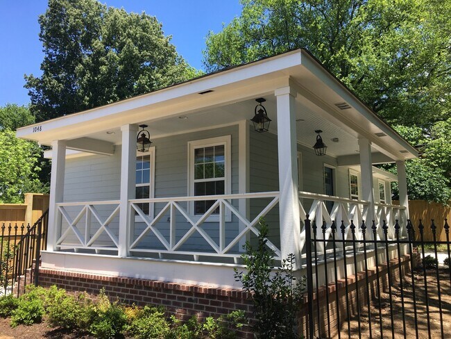 Building Photo - Cottage living in the historic COOPER YOUN...