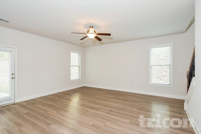 Building Photo - 110 Ireland Ln