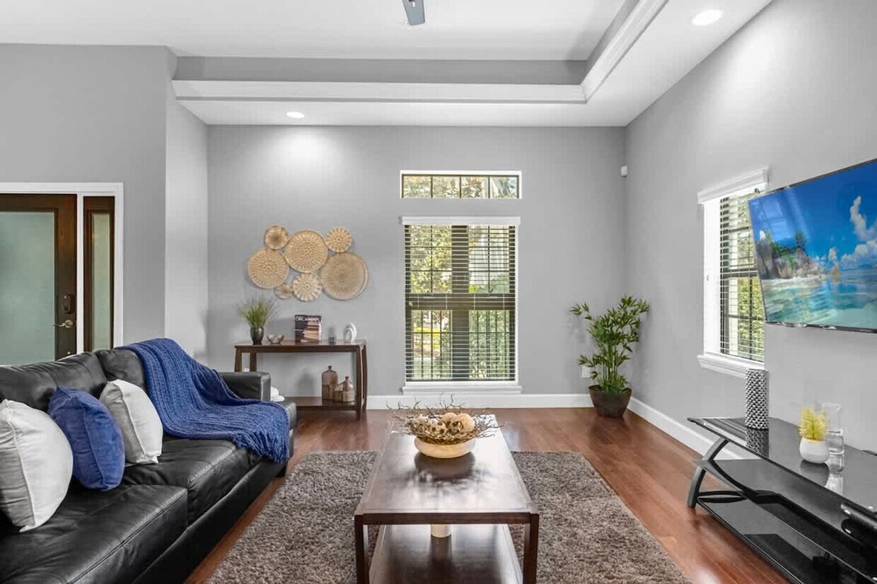 Foto principal - 8543 Kediaman Ave
