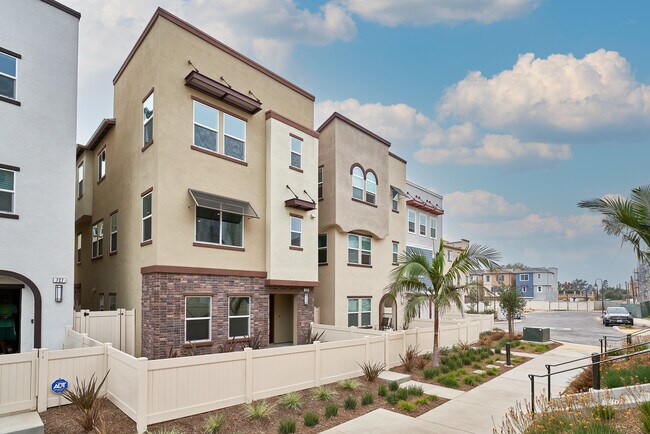 Building Photo - 729 Daniel Freeman Cir