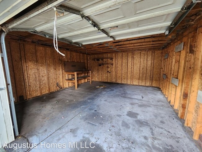 Building Photo - 3 br, 1 bath House - 1040 Rosewood