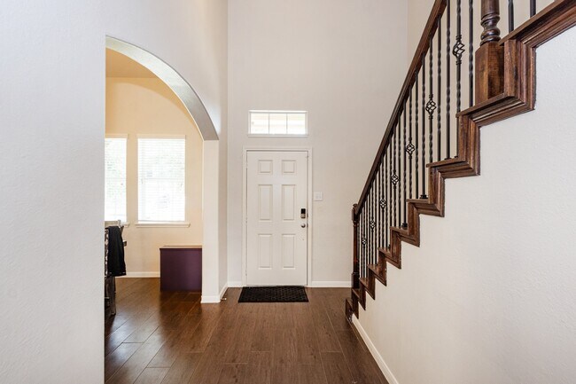 Foto del edificio - 8311 Bay Oaks Dr