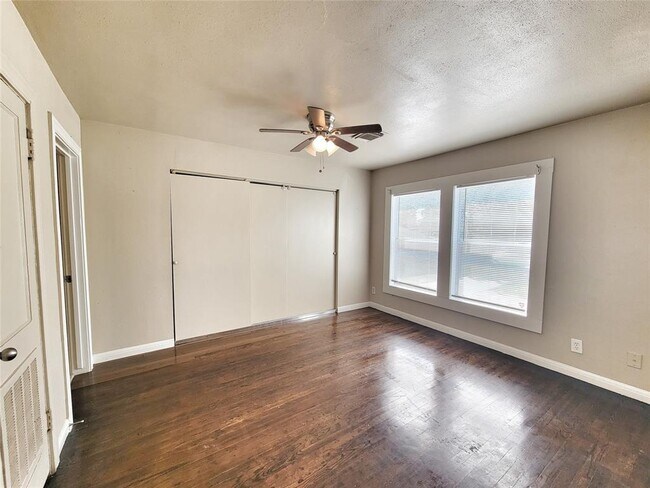 Building Photo - 116 Marian St