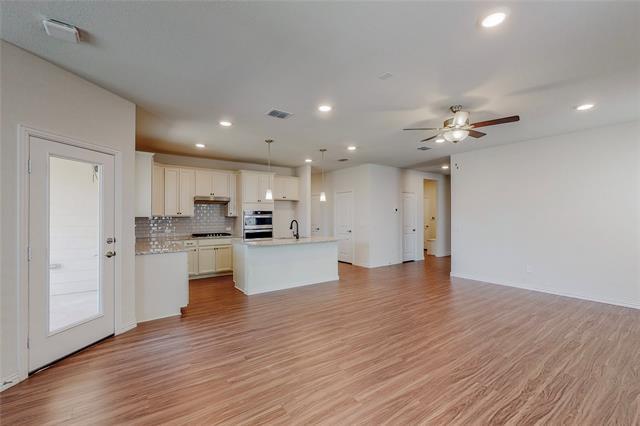 Foto del edificio - 2424 Mockingbird Ct