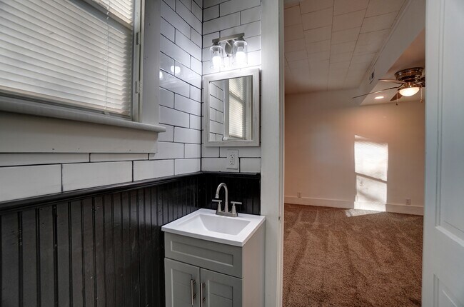 Foto del edificio - 1117 W High St