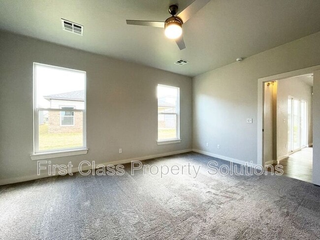 Building Photo - 512 NW 176th Terrace