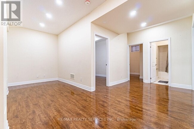 Building Photo - 128 Rising Hill Ridge