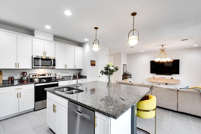 Foto del edificio - 16330 Oakview Dr