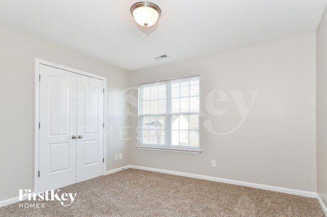 Foto del edificio - 5293 Crosswinds Rd