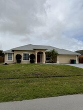 Building Photo - 1742 SW Effland Ave