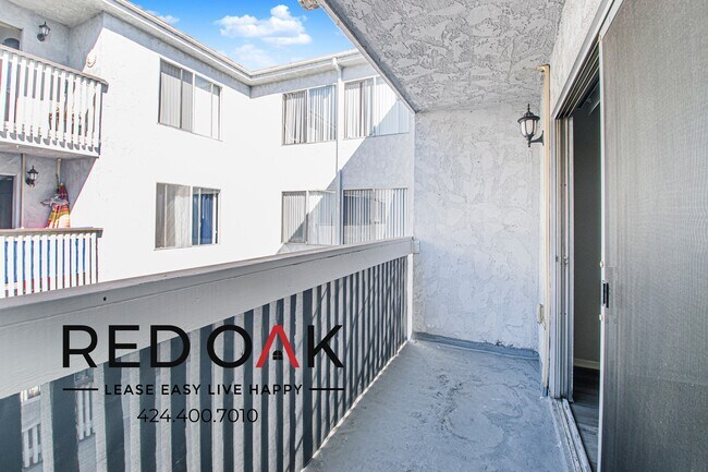 Foto del edificio - 379 Newport Ave