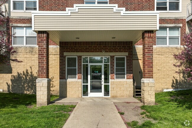 Entrada - Heritage Bluff Apartments LLC