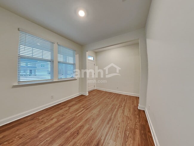 Foto del edificio - 112 Ashton Dr