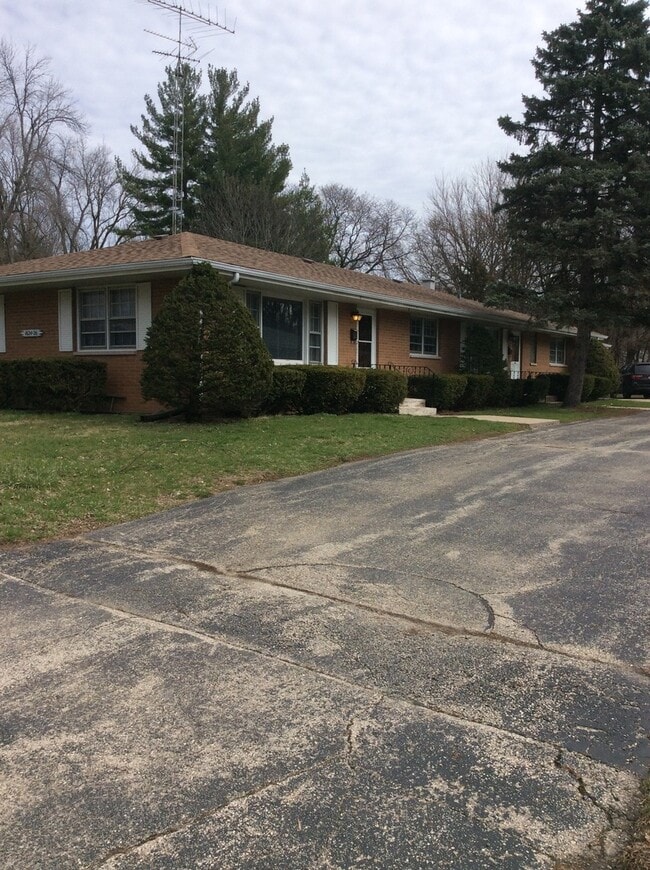 Building Photo - 1624 Eastmoreland Ave