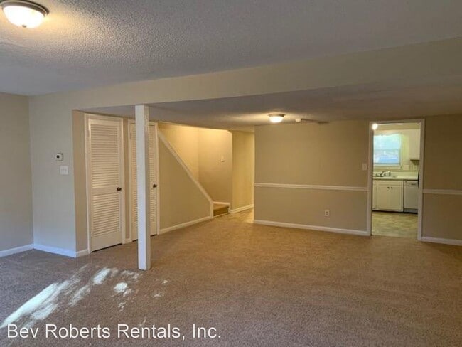 Building Photo - 3 br, 2.5 bath House - 1200-A Falls Church...