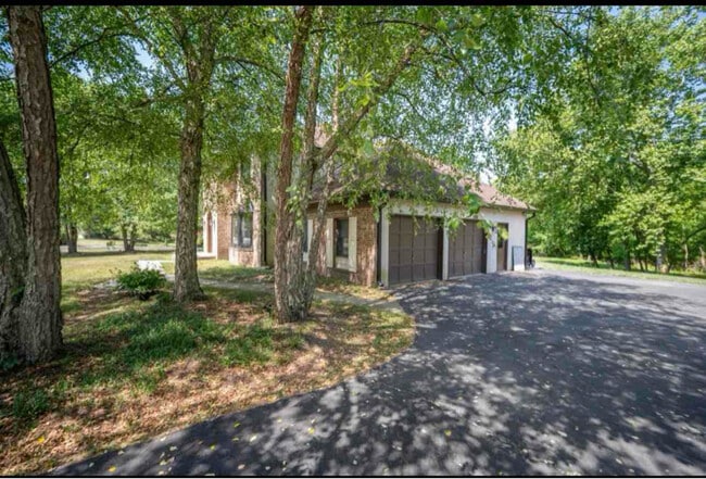 Building Photo - 1404 Cinnamon Cir