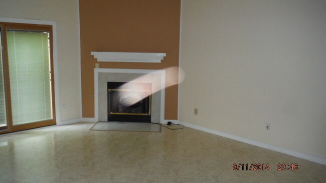 Building Photo - Kiln Creek Townhouse
