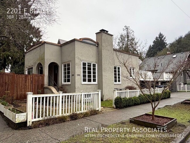 Photo - 2201 E Blaine St House