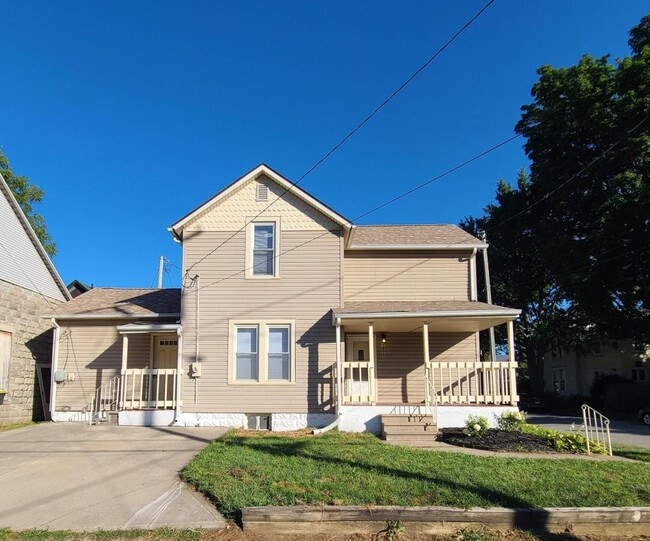 Building Photo - 1021 Dearborn St