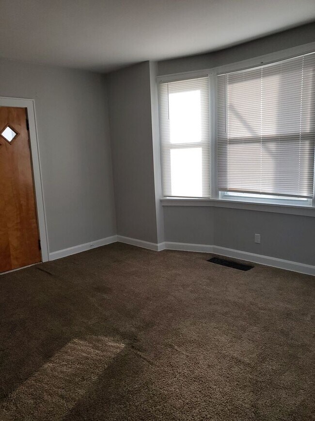 Foto del edificio - 2 Bedroom NE Canton Home for Rent