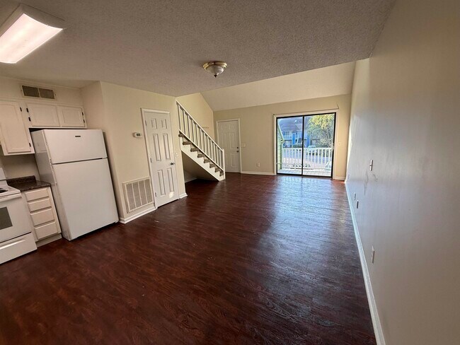 Foto del edificio - 411 Cambridge Cir