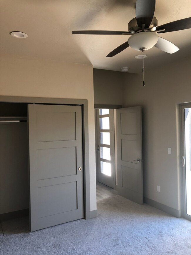 Building Photo - Newly Constructed Townhome