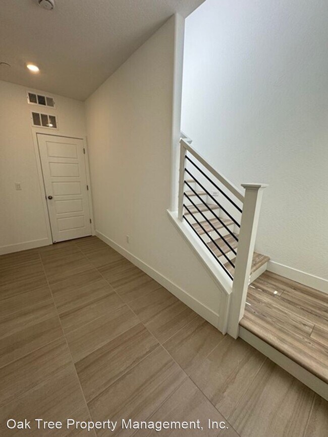 Foto del edificio - 3 br, 2 bath House - 566 W. Mahogany Lane