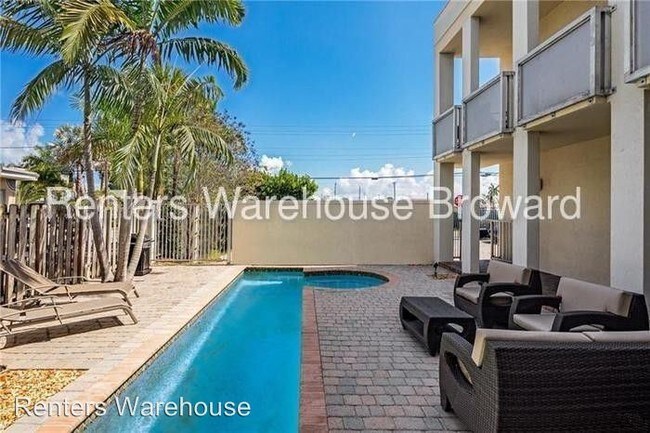 Foto del edificio - 705-709 NE 5th Ave
