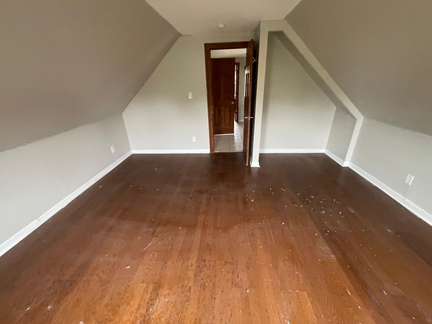 1337 E 84th St Cleveland, OH 44103 – photo 5