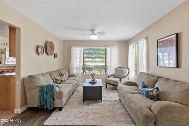 Building Photo - 6776 W Tonto Dr