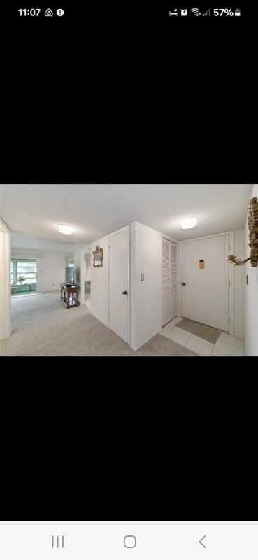 Foto del edificio - 557 Midway Dr