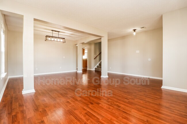 Foto del edificio - 102 Rundle Ln