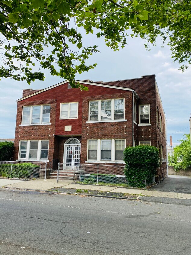 134 Bedford St, East Orange, NJ 07018 Apartments in East Orange, NJ