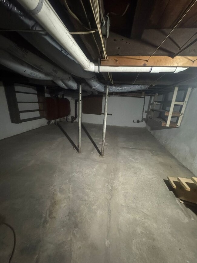 Building Photo - 4 Bedroom 2 Bath House, Yard-Halifax
