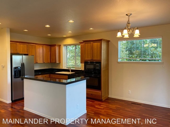 Building Photo - 3 br, 2.5 bath House - 16393 SW KESSLER LN