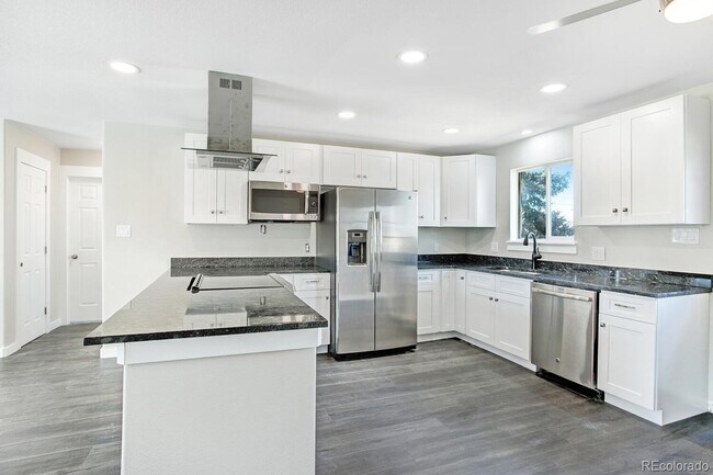 Building Photo - 10939 W Virginia Ave