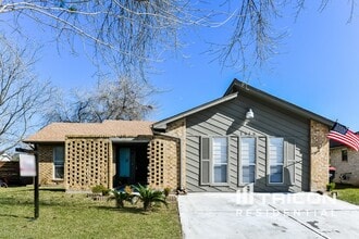 Building Photo - 7415 Cortes Dr