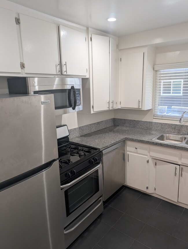 Foto del edificio - 7068 Lanewood Ave