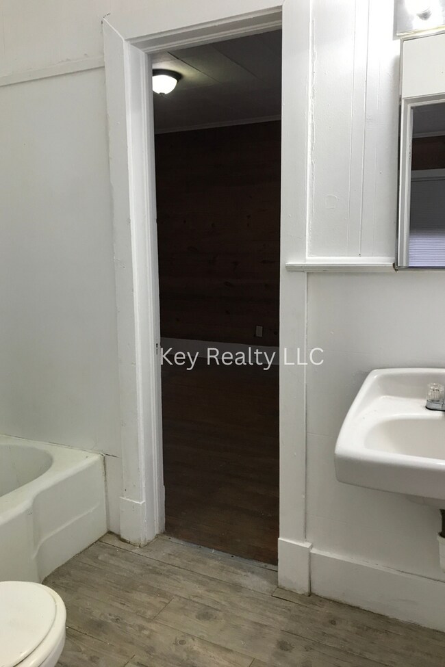 Foto del edificio - ****1118 - B Chester - Upstairs apartment