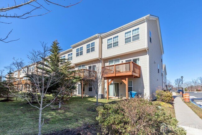 Foto del edificio - 1302 Hights Farm Rd N