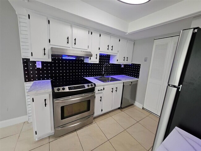 Foto del edificio - 2118 NW 59th Terrace