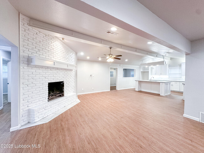 Foto del edificio - 4311 59th St