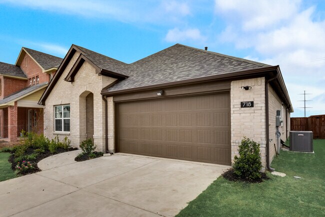 Foto del edificio - 718 Rain Barrel Pl