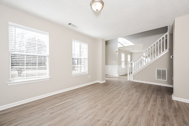 Building Photo - 1668 Deer Crossing Cir