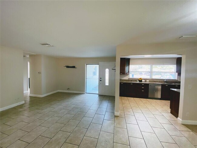 Foto del edificio - 6925 Mango Ave S