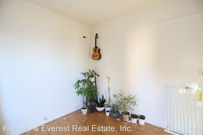 Foto del edificio - 2 br, 1 bath House - 735 Cortland Avenue