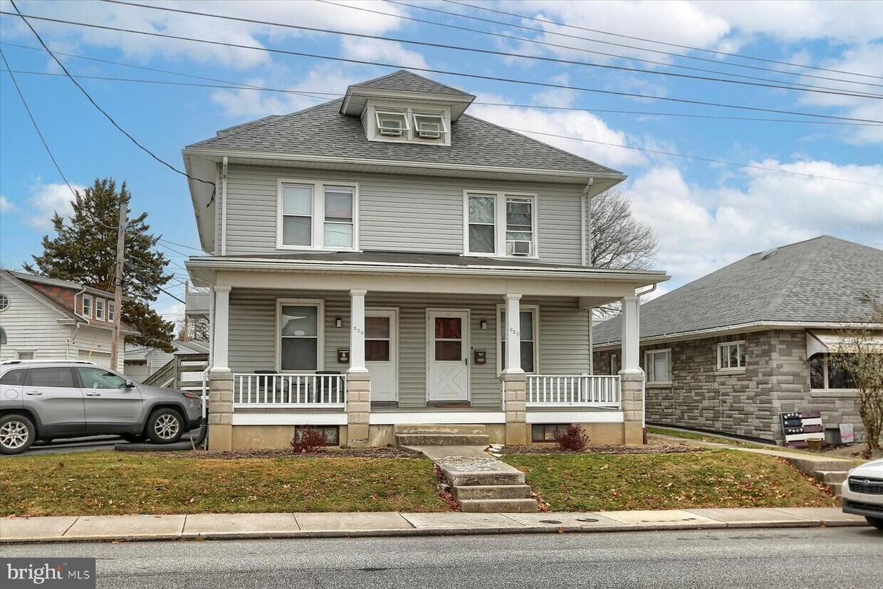 Primary Photo - 322 S Railroad St
